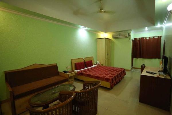 Kanak Garden Resort & Party-Lawn